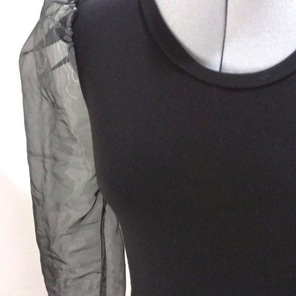 Amante Black Stretch Cropped Top with Sheer Puffed Sleeves Size Small - Picture 2 of 4